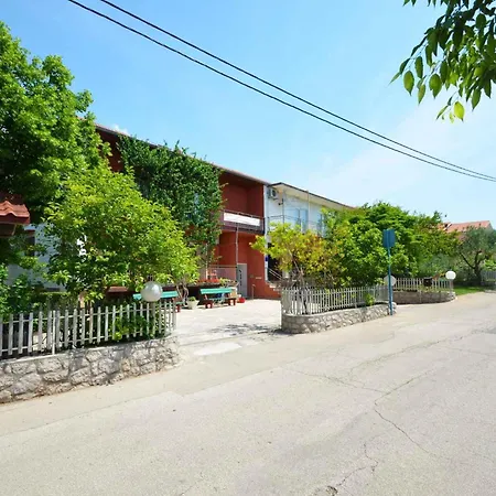 In Starigrad-paklenica 6819 شقة *