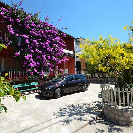 In Starigrad-paklenica 6819 شقة *